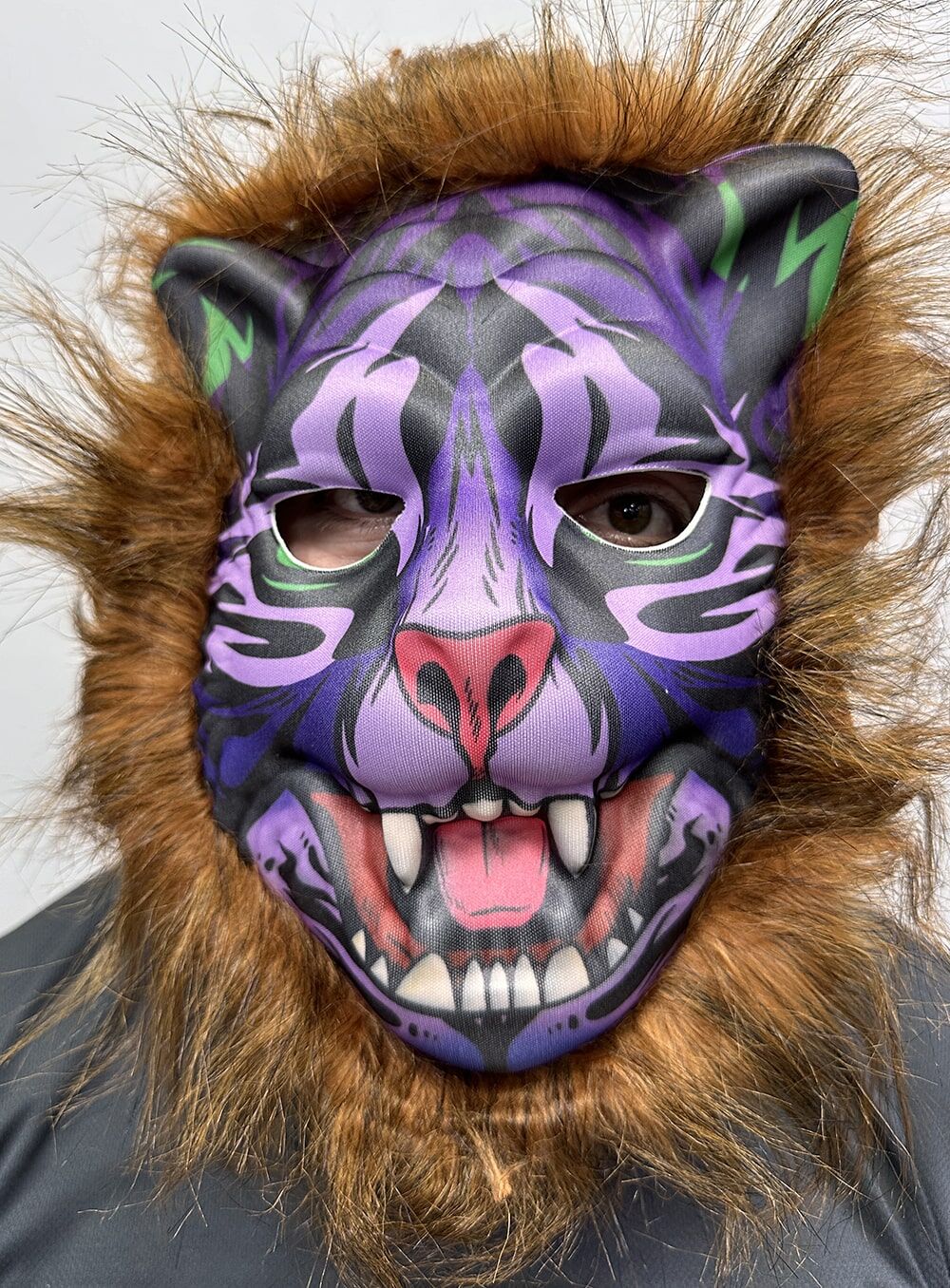 Kahverengi Saçlı Dişli Kurt Maskesi Mega Peluş 16 No Şık Tasarımlı Fonksiyonel Ürün