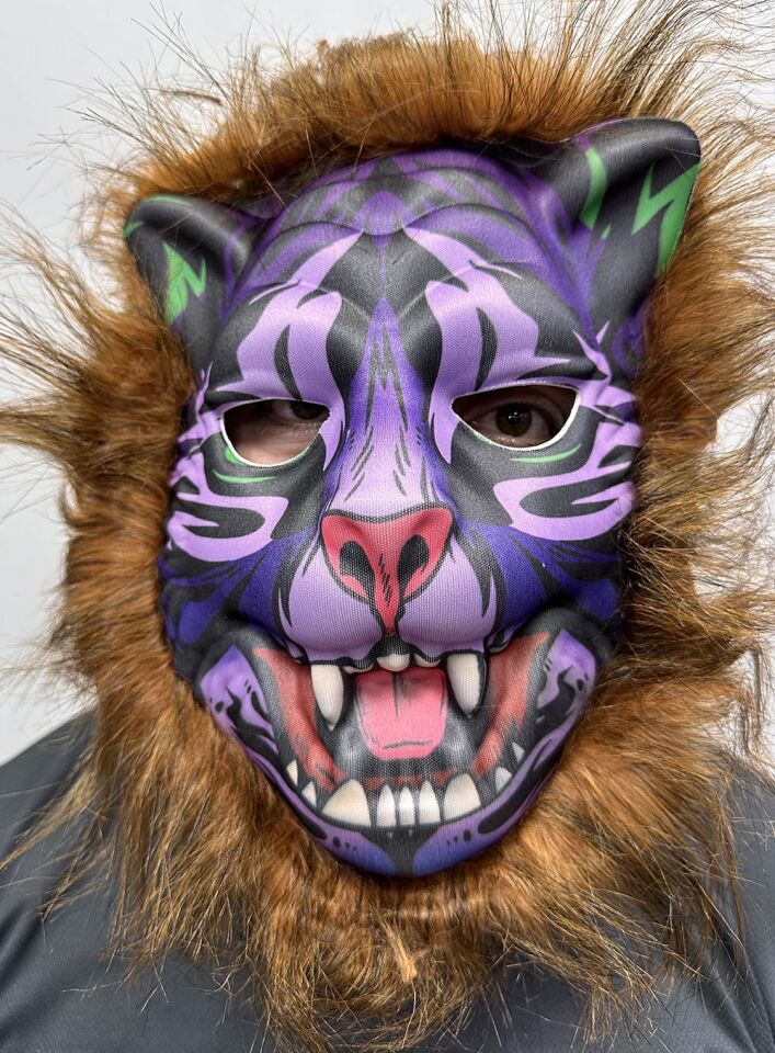 Kahverengi Saçlı Dişli Kurt Maskesi Mega Peluş 16 No Şık Tasarımlı Fonksiyonel Ürün