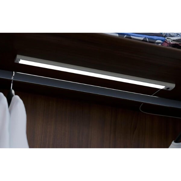 Sensörlü Şarjlı Mıknatıslı Uzun LED Işık Şık Tasarımlı Fonksiyonel Ürün