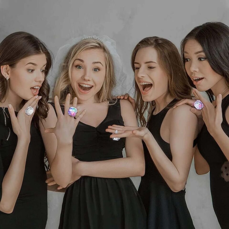 6'lı Kristal LED Parti Yüzük Seti Şık Tasarımlı Fonksiyonel Ürün