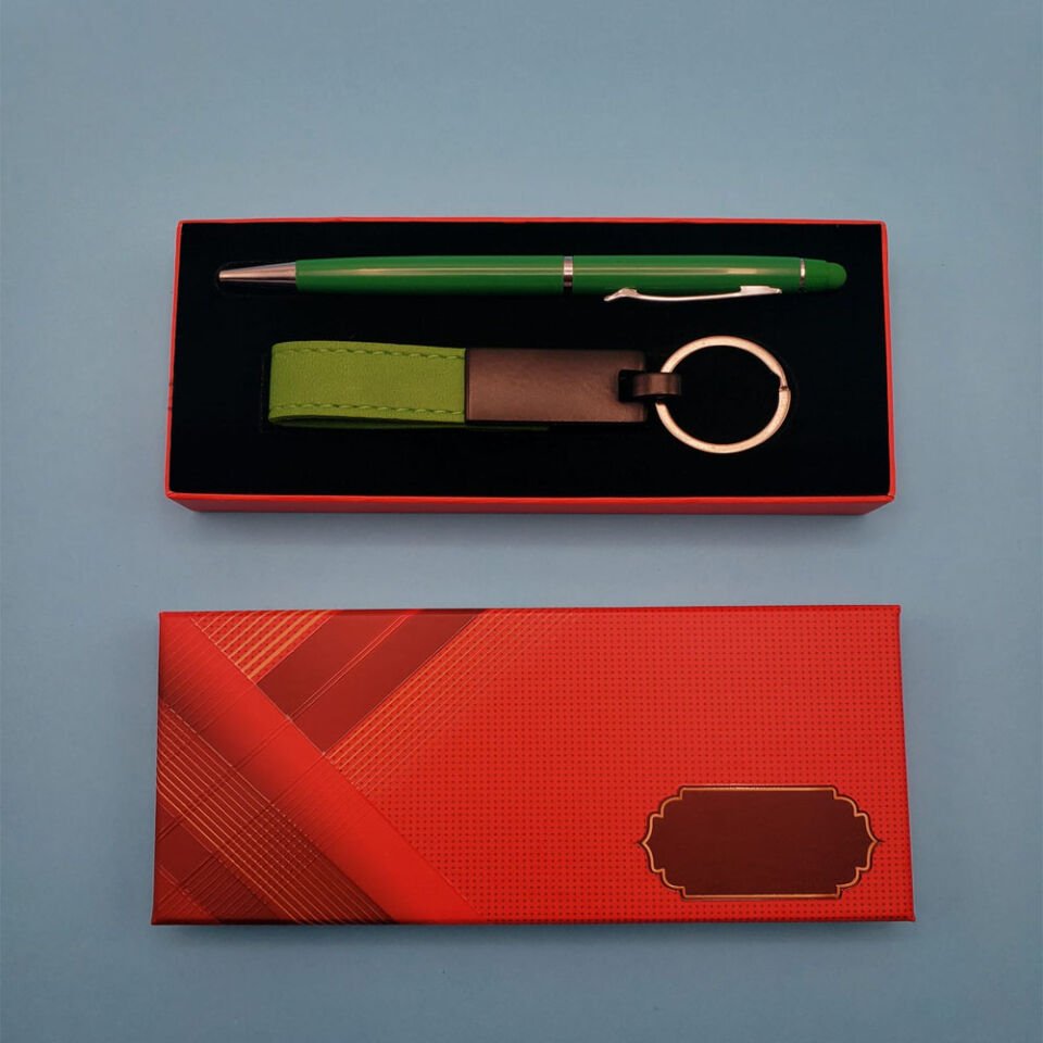 Yeşil Kalem ve Anahtarlık Seti Şık Tasarımlı Fonksiyonel Ürün