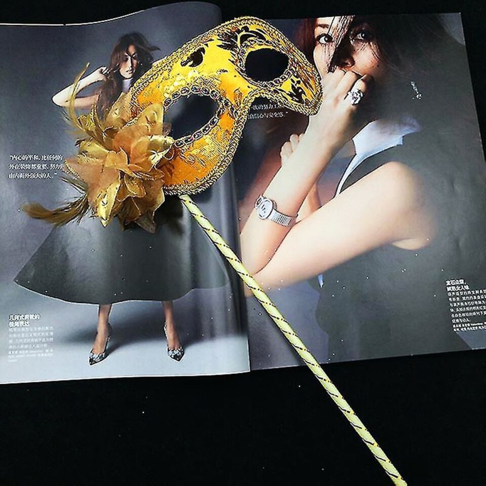 Lüks Taşlı Saplı Balo Maskesi Altın Renk Şık Tasarımlı Fonksiyonel Ürün