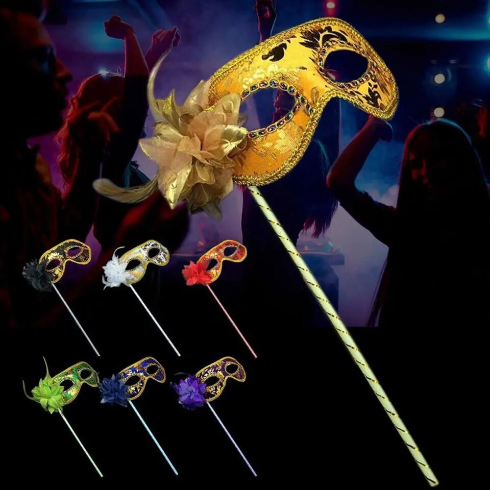 Lüks Taşlı Saplı Balo Maskesi Kırmızı Renk Şık Tasarımlı Fonksiyonel Ürün