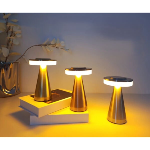 LED Dokunmatik Masa Lambası Şık Tasarımlı Fonksiyonel Ürün