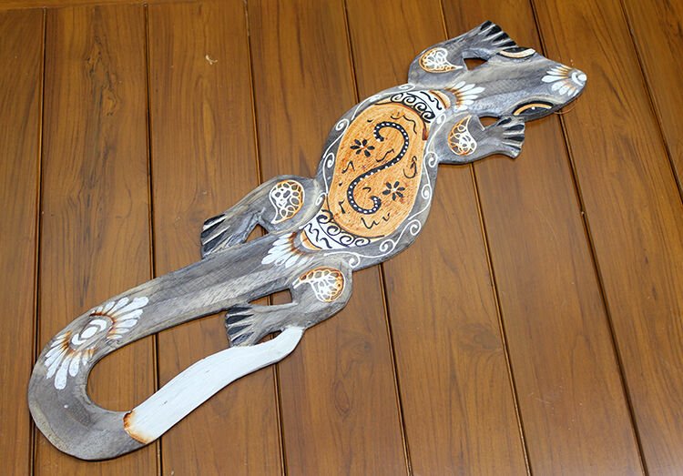 Ahşap Duvara Asmalı Kertenkele Figürü Şık Tasarımlı Fonksiyonel Ürün