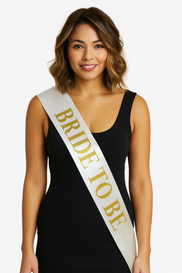 Beyaz Saten Üzerine Kalın Altın Bride To Be Kuşağı Şık Tasarımlı Fonksiyonel Ürün