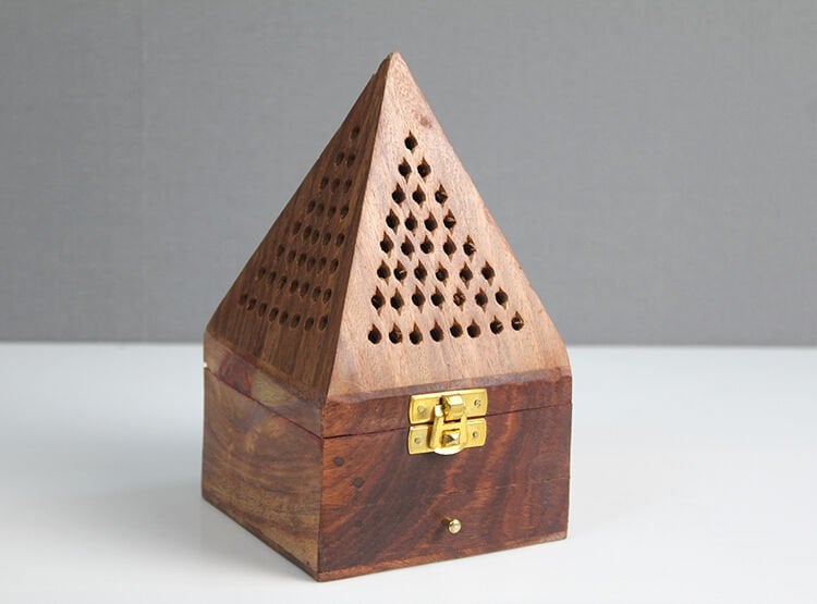 Ahşap Kule Tütsülük Model 1 Şık Tasarımlı Fonksiyonel Ürün