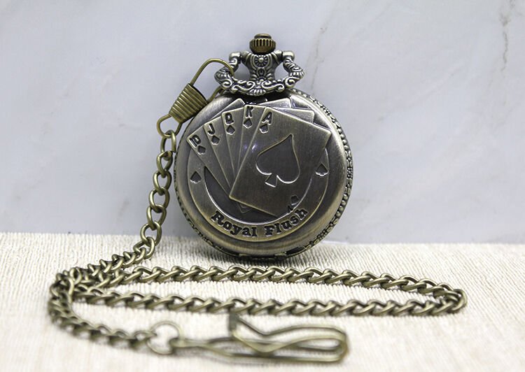 Oyun Kartı Tasarımlı Köstekli Saat Şık Tasarımlı Fonksiyonel Ürün