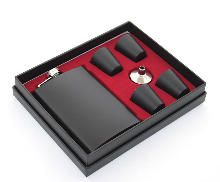 Paslanmaz Çelik 4 Shot Bardaklı Matara Seti Siyah Renk Şık Tasarımlı Fonksiyonel Ürün