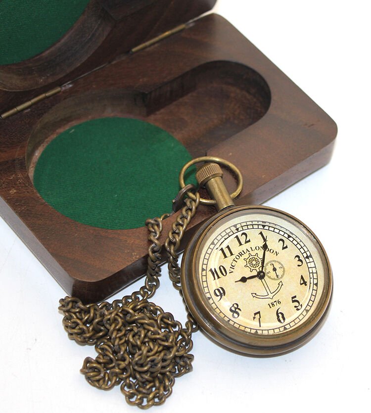 Ahşap Kutulu Pirinç Köstekli Saat Model 6 Şık Tasarımlı Fonksiyonel Ürün