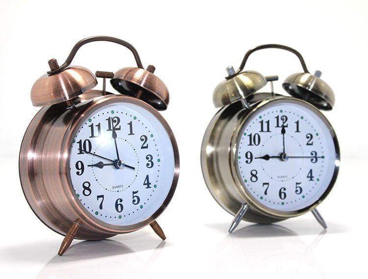 Metal Çalar Saat Model 3 Şık Tasarımlı Fonksiyonel Ürün