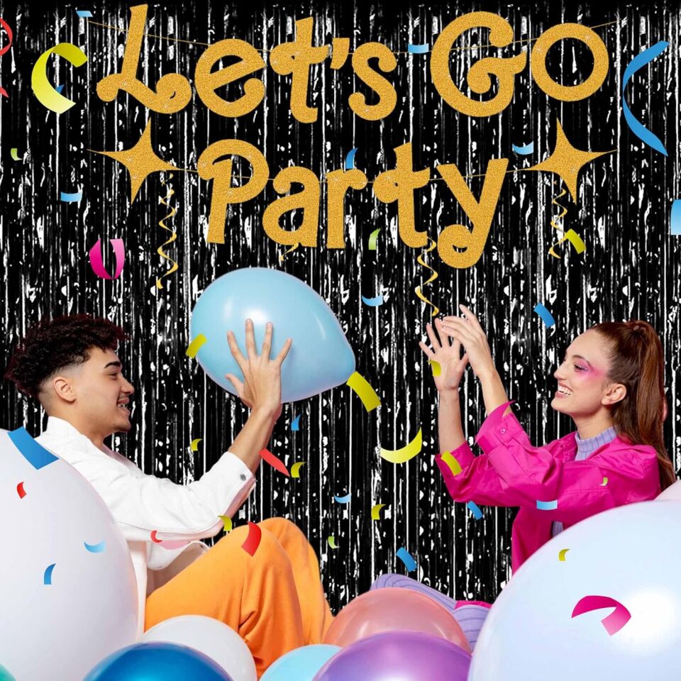 Siyah Ekstra Metalize Parlak Saçaklı Arka Fon Perde Şık Tasarımlı Fonksiyonel Ürün