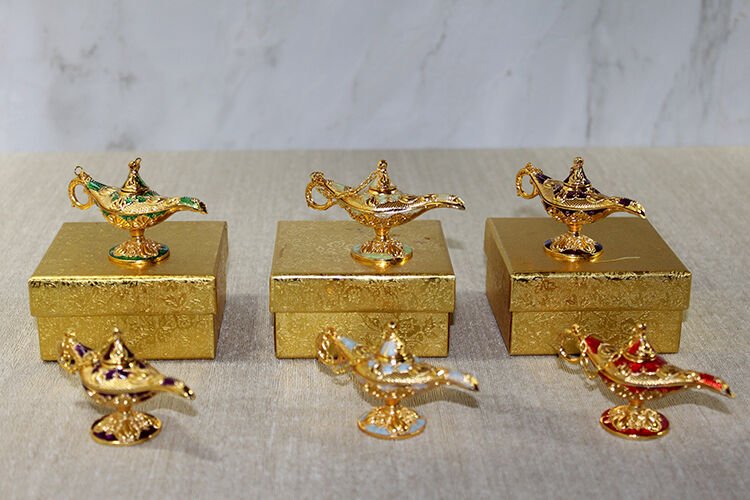 Mineli Metal Alaaddin Lambası Model 2 Şık Tasarımlı Fonksiyonel Ürün