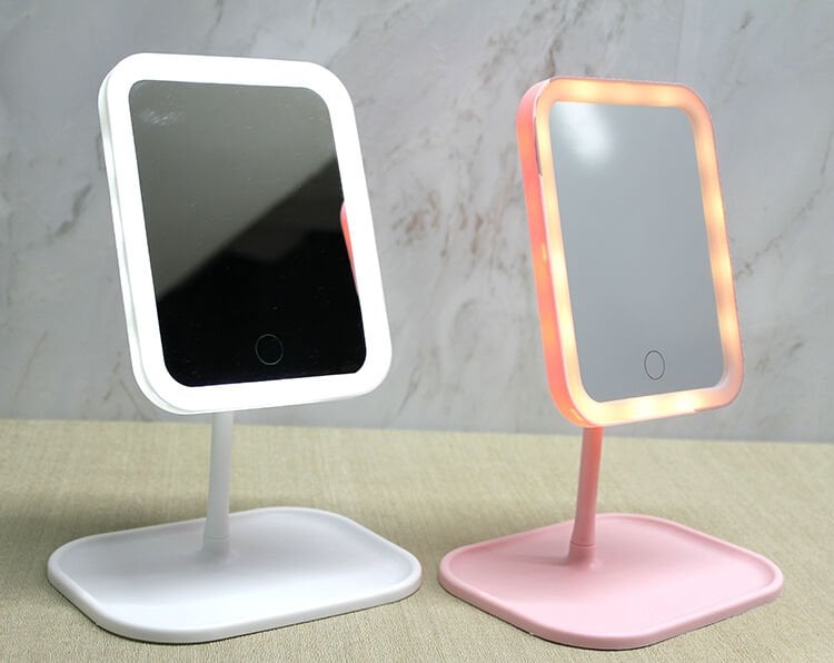 Dikdörtgen LED’li Makyaj Aynası Şık Tasarımlı Fonksiyonel Ürün