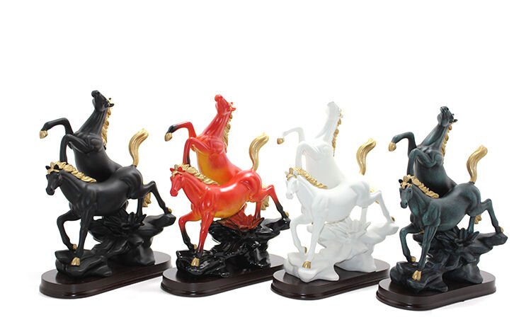 Polyester 2'li Şahlanmış At Figürü Şık Tasarımlı Fonksiyonel Ürün