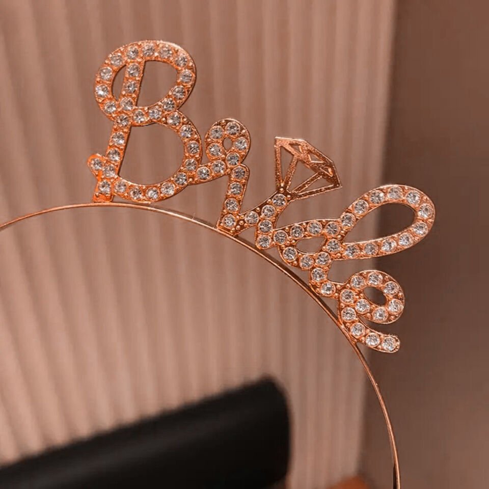 Rose Gold Renkli Taşlı “Bride” Gelin Tacı Şık Tasarımlı Fonksiyonel Ürün