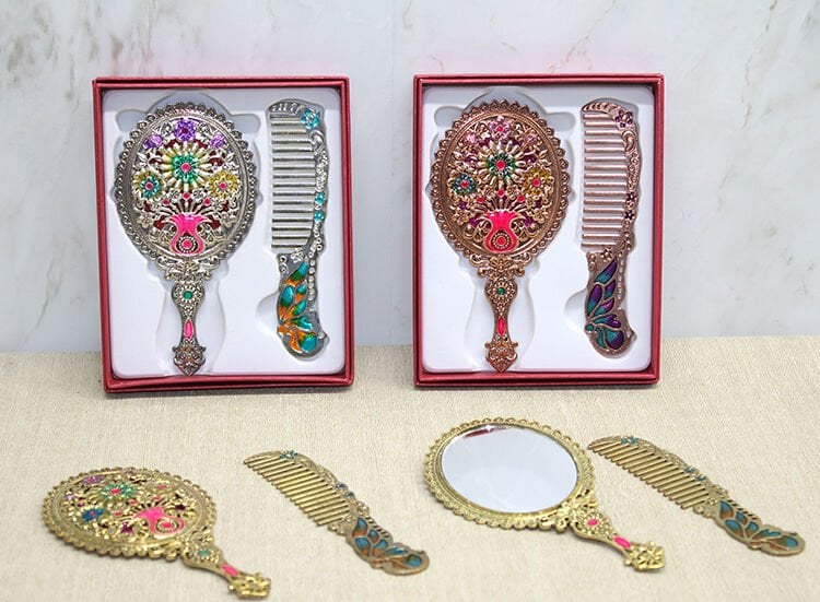 Çiçekli Ayna Ve Tarak Seti Küçük Boy Şık Tasarımlı Fonksiyonel Ürün