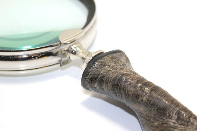 Pirinç Boynuz Saplı Büyüteç Model 2 Şık Tasarımlı Fonksiyonel Ürün