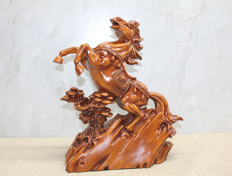 Polyester Şahlanmış At Figürü Şık Tasarımlı Fonksiyonel Ürün