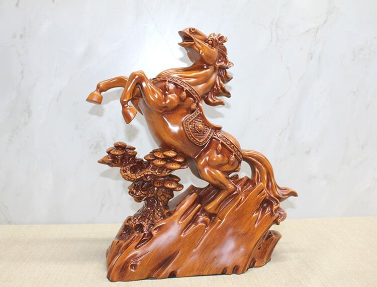 Polyester Şahlanmış At Figürü Şık Tasarımlı Fonksiyonel Ürün