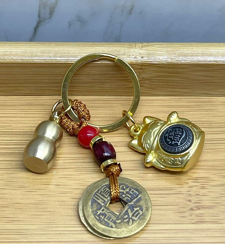Metal Şans Ve Bereket Kedisi Anahtarlık Model 3 Şık Tasarımlı Fonksiyonel Ürün