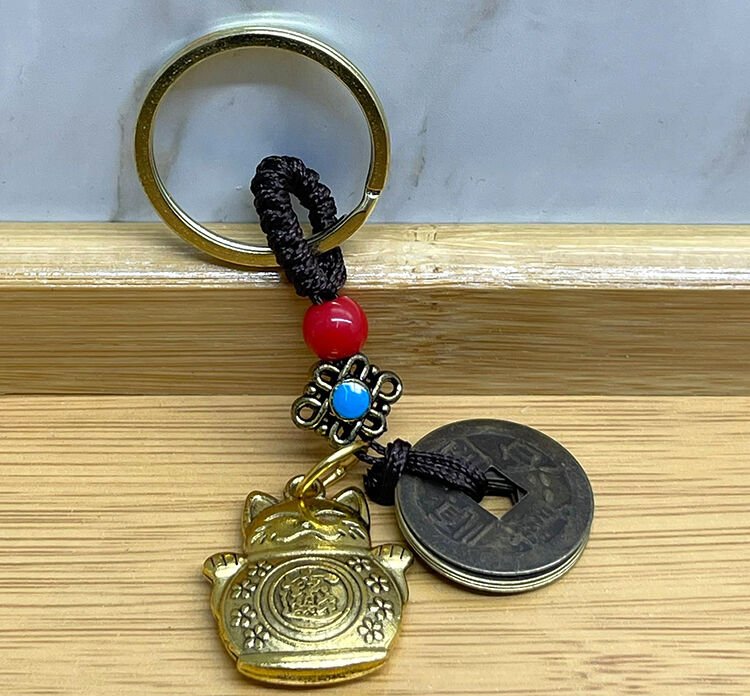 Metal Şans Ve Bereket Kedisi Anahtarlık Model 4 Şık Tasarımlı Fonksiyonel Ürün