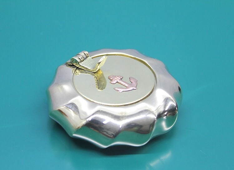 Pirinç Çapalı Kapaklı Küllük 7 Cm Şık Tasarımlı Fonksiyonel Ürün