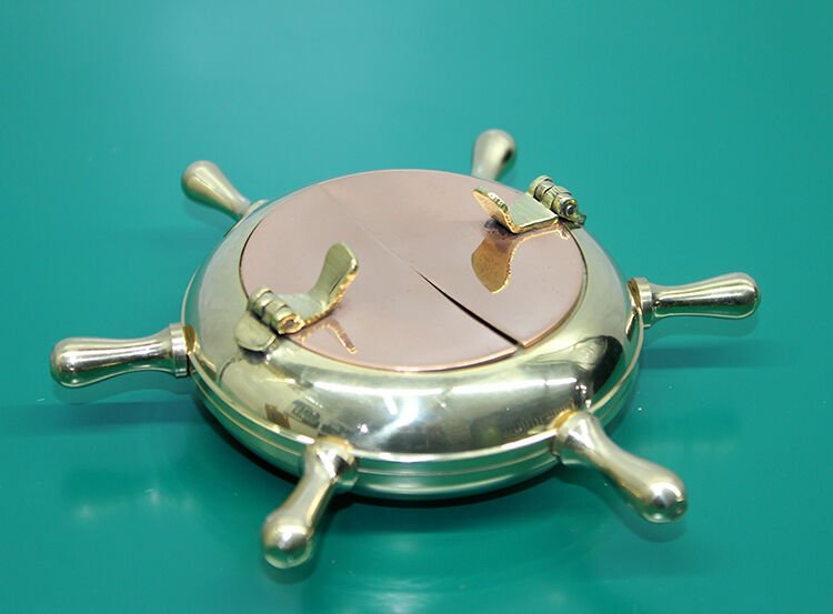 Pirinç Dümenli Kapaklı Küllük Şık Tasarımlı Fonksiyonel Ürün