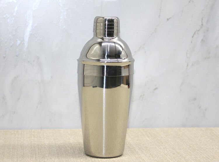 Çelik Shaker 550 ml Şık Tasarımlı Fonksiyonel Ürün