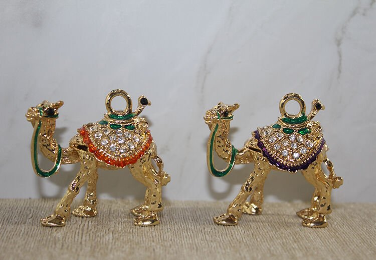 Swarovski Taşlı Minik Figür - Deve Şık Tasarımlı Fonksiyonel Ürün