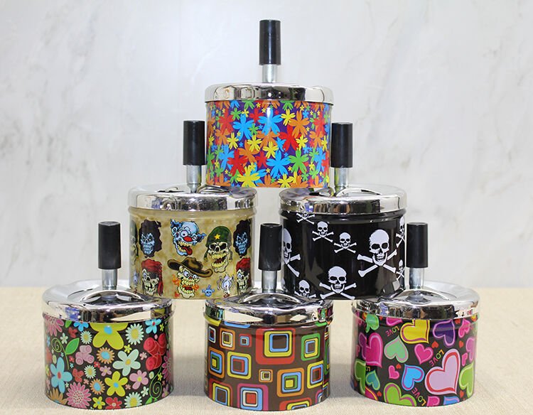 Metal Renkli Basmalı Küllük Yuvarlak Şık Tasarımlı Fonksiyonel Ürün