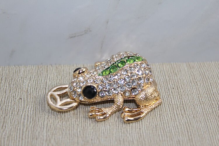 Swarovski Taşlı Minik Figür - Kurbağa Şık Tasarımlı Fonksiyonel Ürün