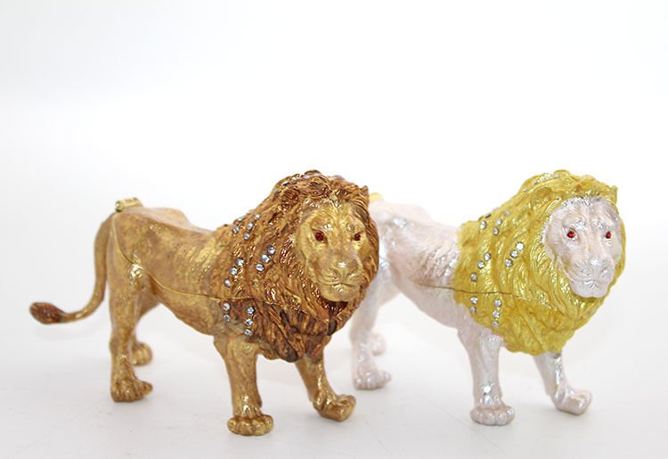 Swarovski Taşlı Tekli Aslan Şık Tasarımlı Fonksiyonel Ürün