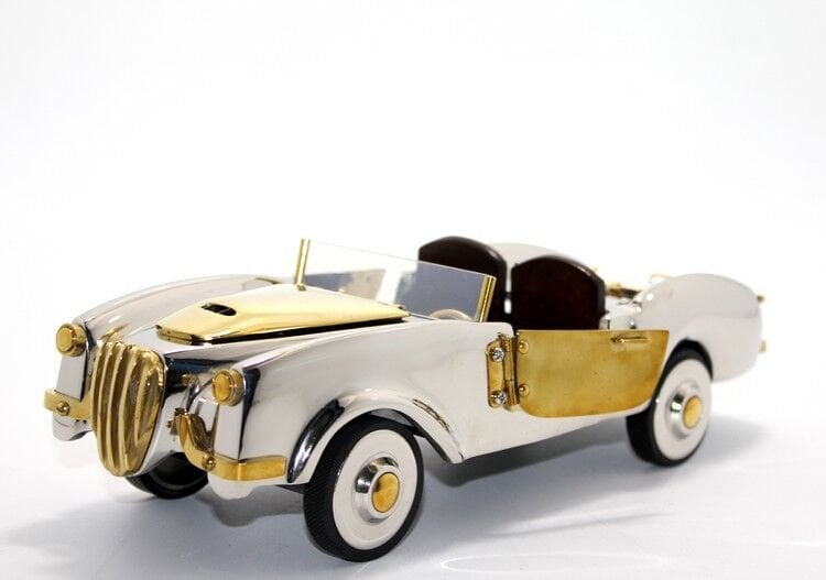 Pirinç Eski Model Araba Şık Tasarımlı Fonksiyonel Ürün