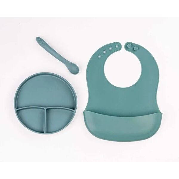 Yeşil 3’lü Silikon Yemek Seti – Önlük + Diş Kaşıyıcılı Kaşık + Vakumlu Tabak Şık Tasarımlı Fonksiyonel Ürün