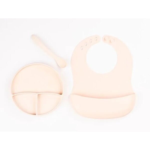Krem Rengi 3’lü Silikon Yemek Seti – Önlük + Diş Kaşıyıcılı Kaşık + Vakumlu Tabak Şık Tasarımlı Fonksiyonel Ürün