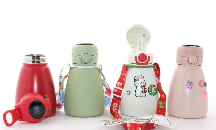 Dijital Göstergeli Çift Katmanlı Termos Suluk 500 Ml Şık Tasarımlı Fonksiyonel Ürün