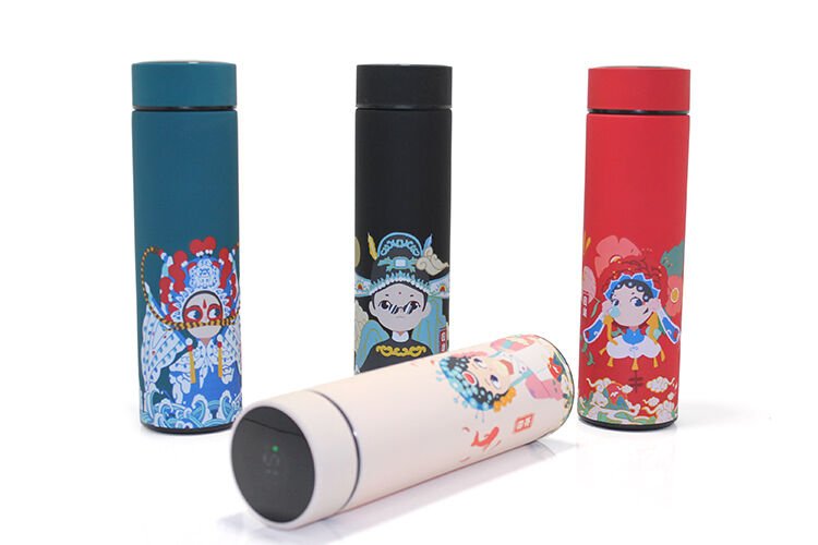 Dijital Göstergeli Paslanmaz Çelik Termos Şık Tasarımlı Fonksiyonel Ürün