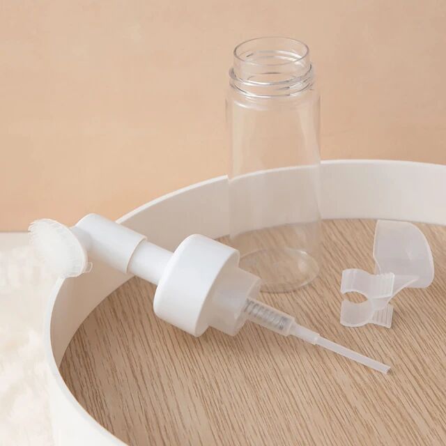 Yüz Temizleme Köpüğü Şişesi Şık Tasarımlı Fonksiyonel Ürün