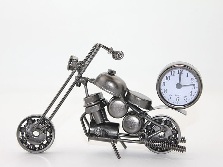 Saatli Metal Motor Model 1 Şık Tasarımlı Fonksiyonel Ürün