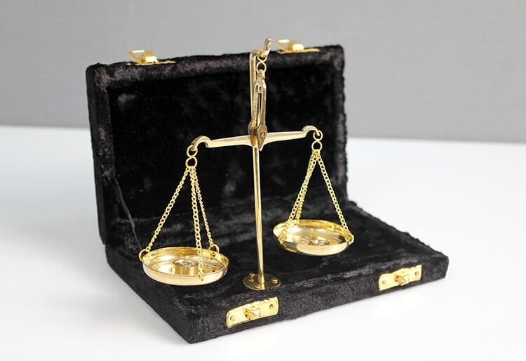 Pirinç Terazi 10 Gr Şık Tasarımlı Fonksiyonel Ürün