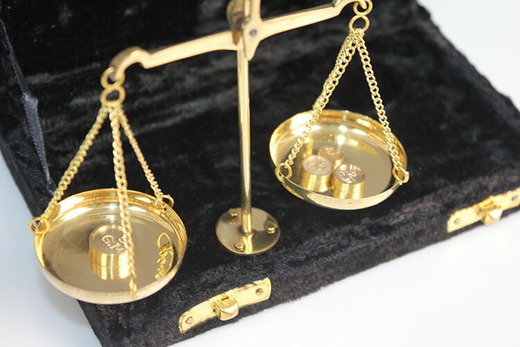 Pirinç Terazi 10 Gr Şık Tasarımlı Fonksiyonel Ürün