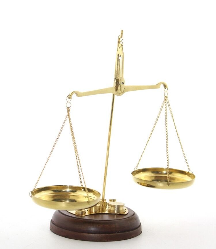 Pirinç Terazi Model 1 Şık Tasarımlı Fonksiyonel Ürün