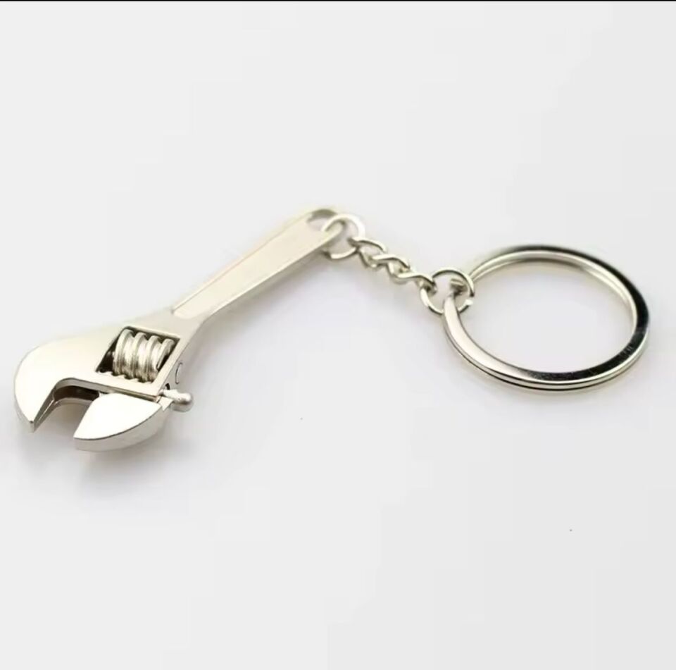 Fonksiyonel İngiliz Anahtarı Şeklinde Anahtarlık Şık Tasarımlı Fonksiyonel Ürün