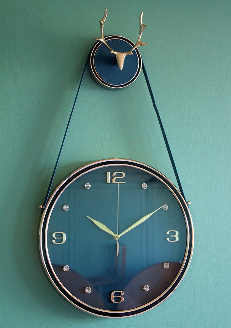 Geyikli Duvar Saati Şık Tasarımlı Fonksiyonel Ürün