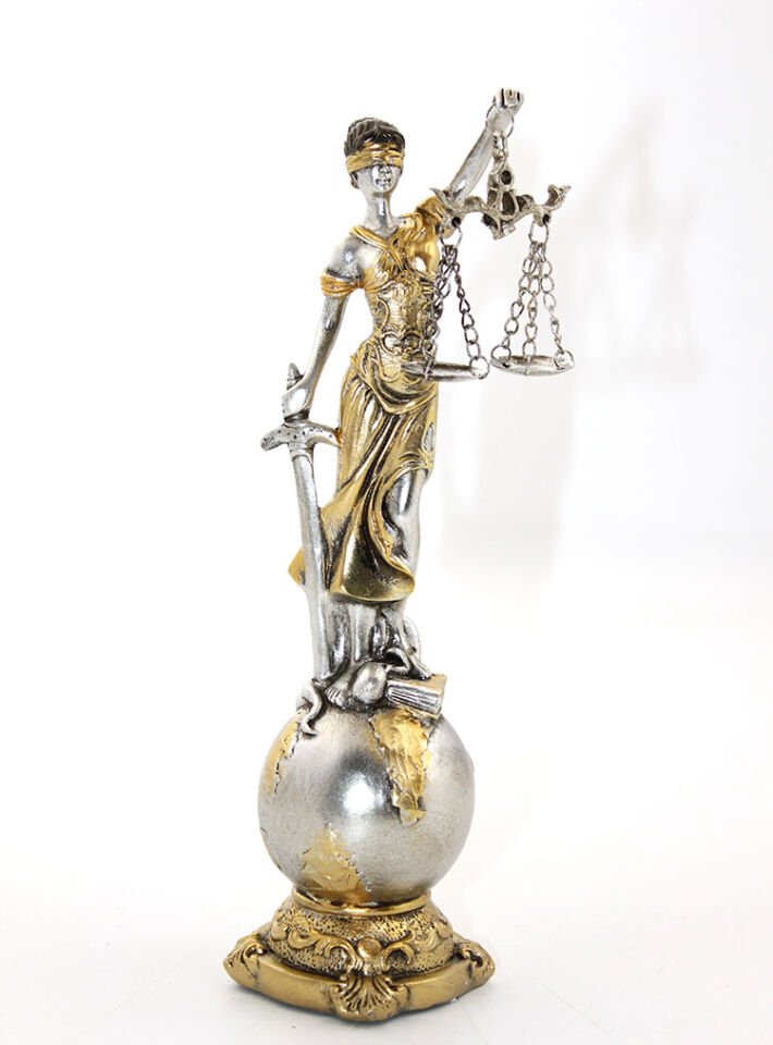 Polyester Adalet Figürü Şık Tasarımlı Fonksiyonel Ürün